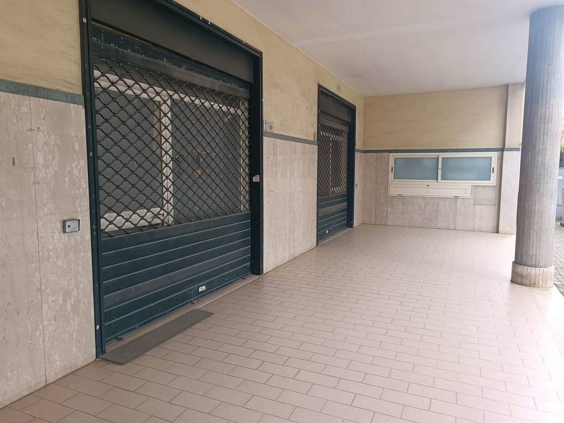 Negozio in affitto a Macerata Campania, Via Giacomo Matteotti 92
