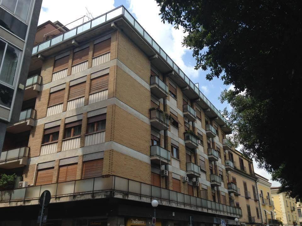 Appartamento in vendita a Caserta, Piazza Vanvitelli